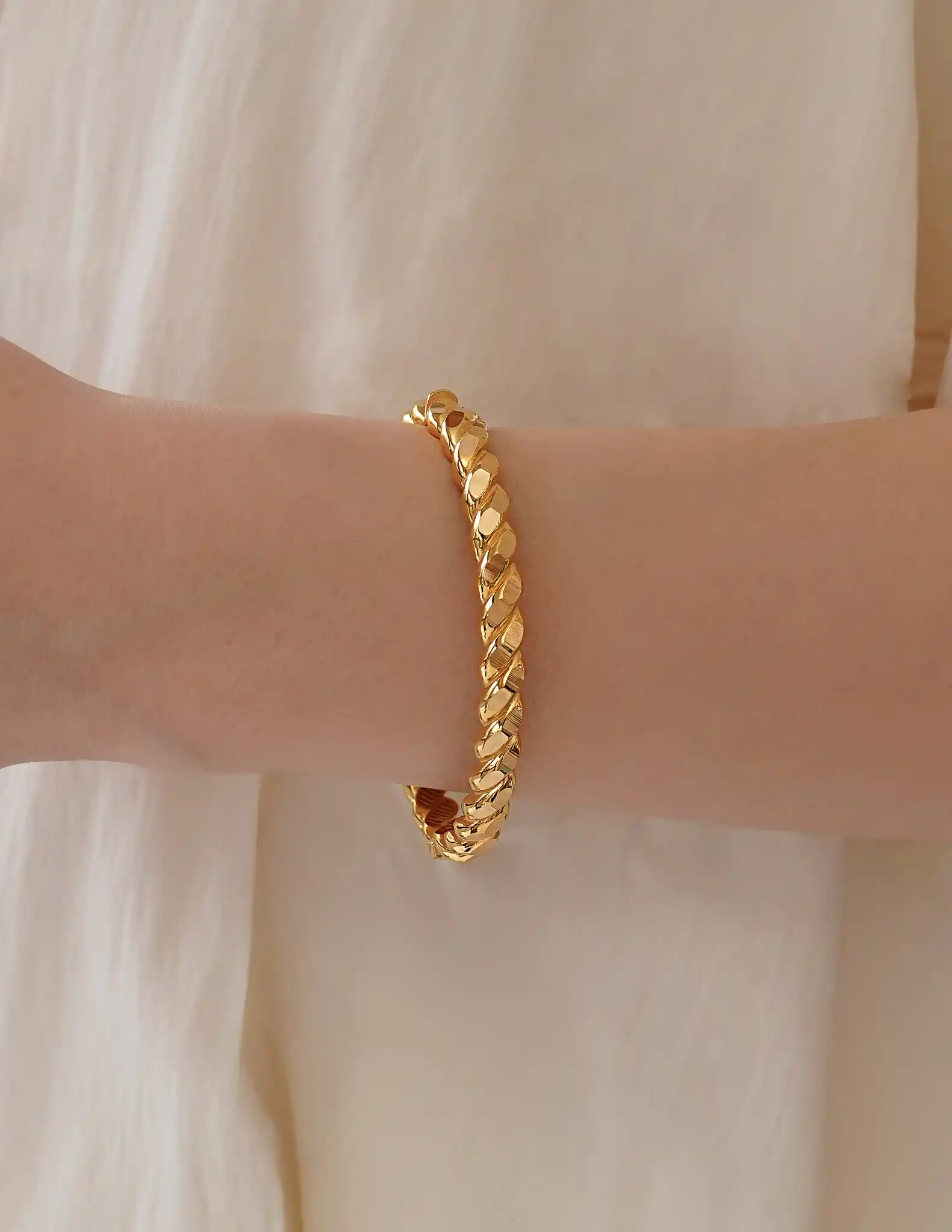 22 Ayar Altın Burgu Kelepçe Bileklik