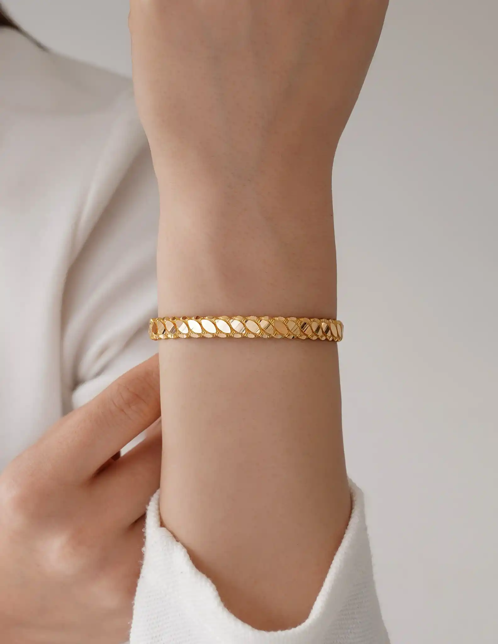 22 Ayar Altın Pul Zincir Model Kelepçe Bileklik