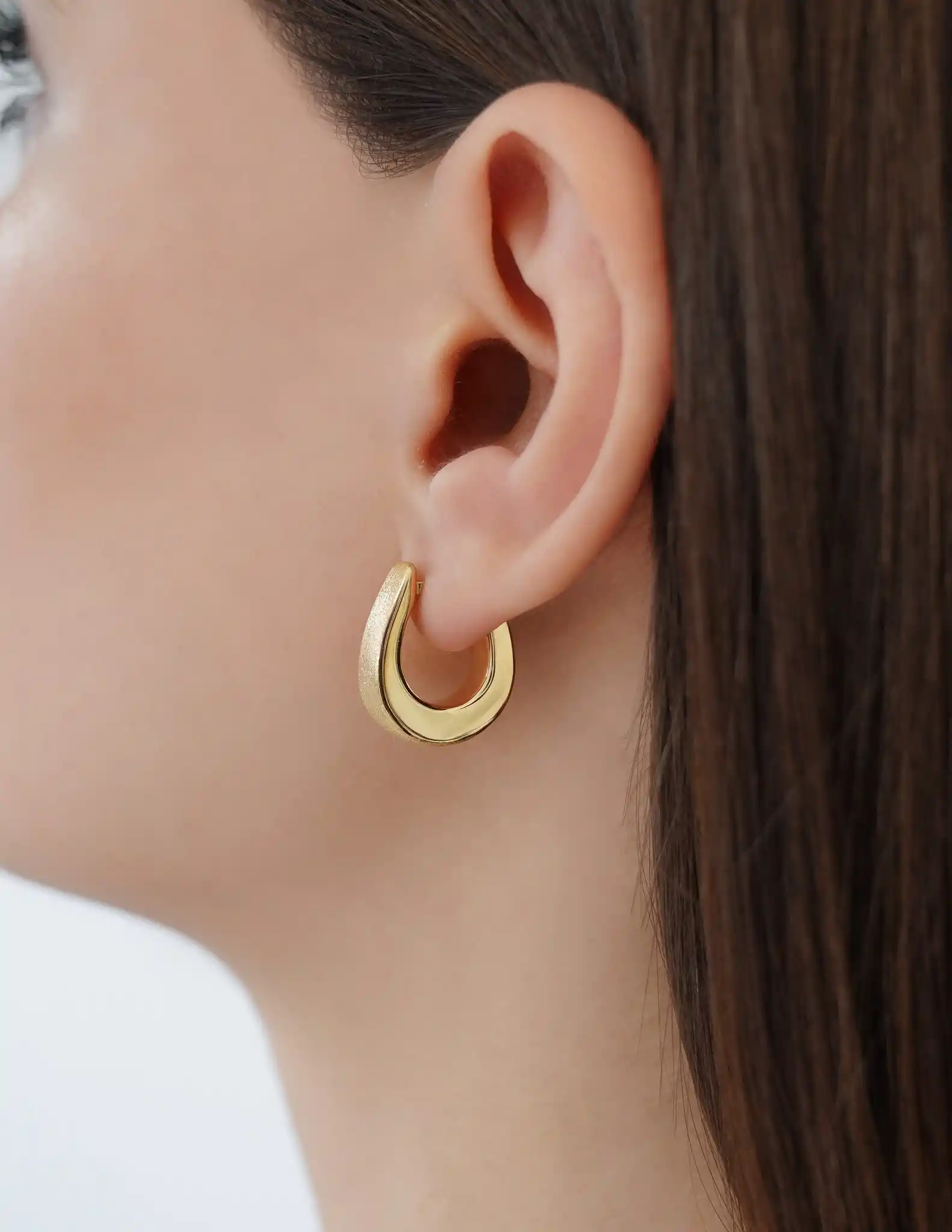 Bold Oval Altın Halka Küpe