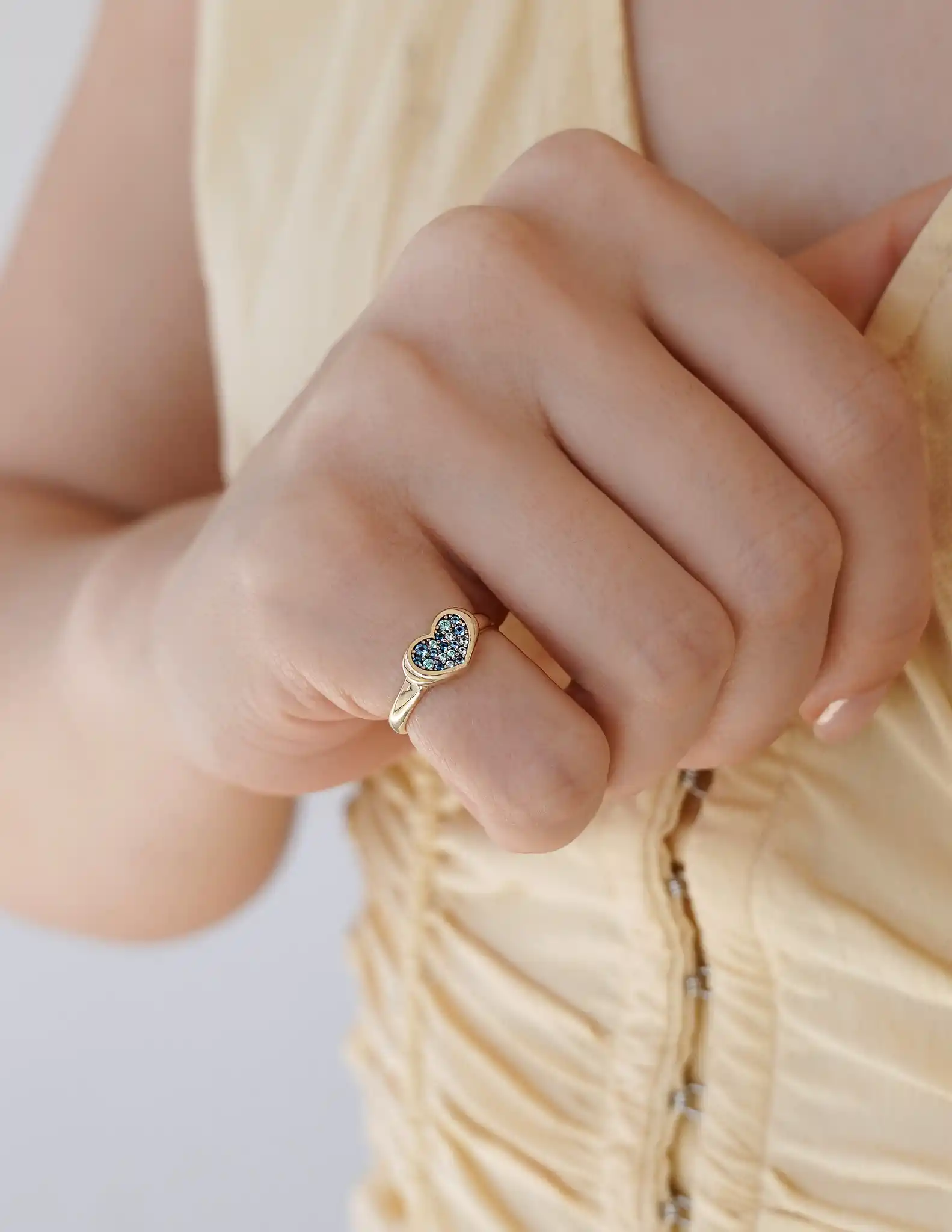 Mavi Taşlı Kalpli Serçe Parmak Yüzük