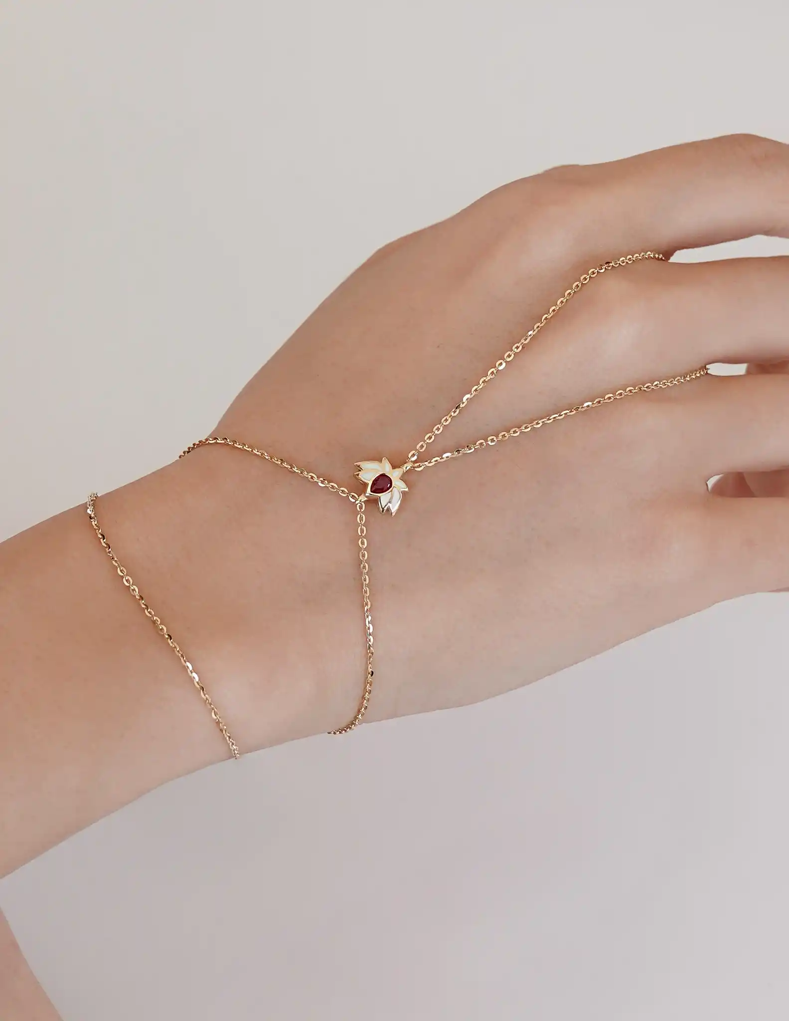 Pembe Taşlı Lotus Altın Şahmeran