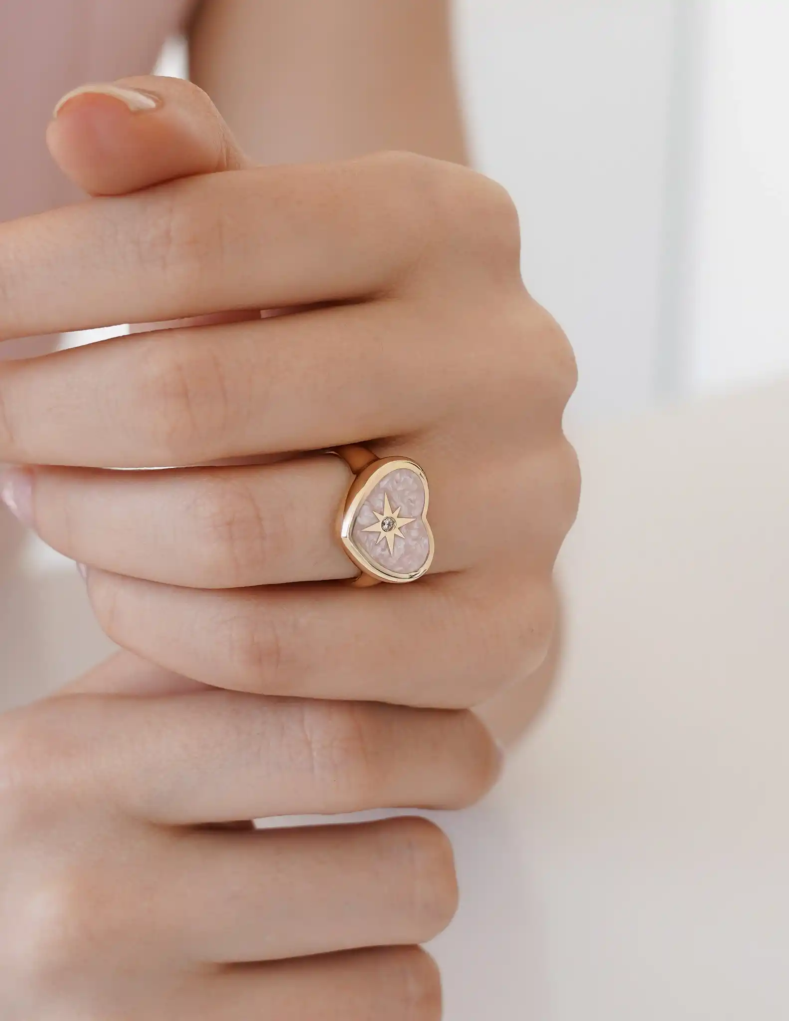 Mineli Kalp Altın Yüzük