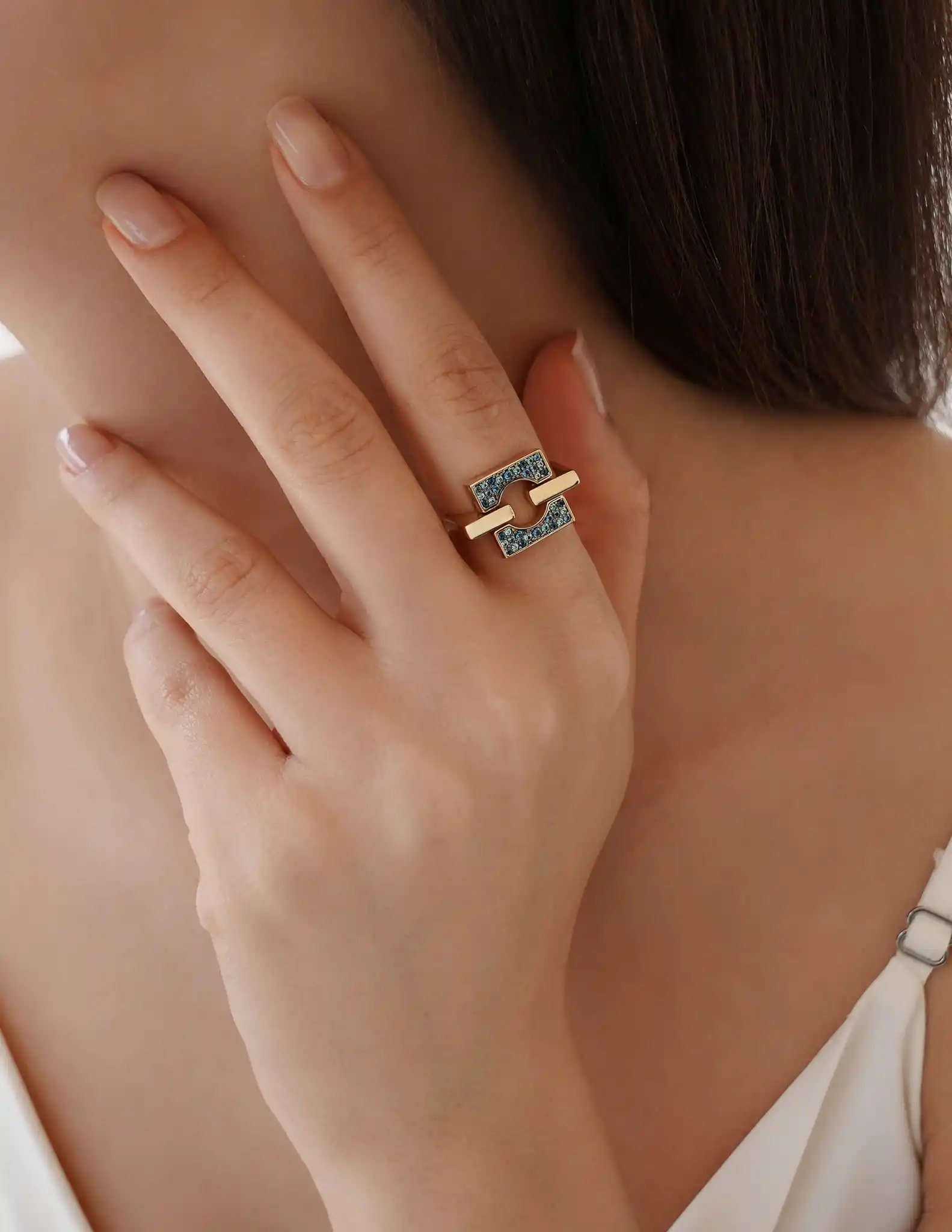 Mavi Taşlı Altın Yüzük