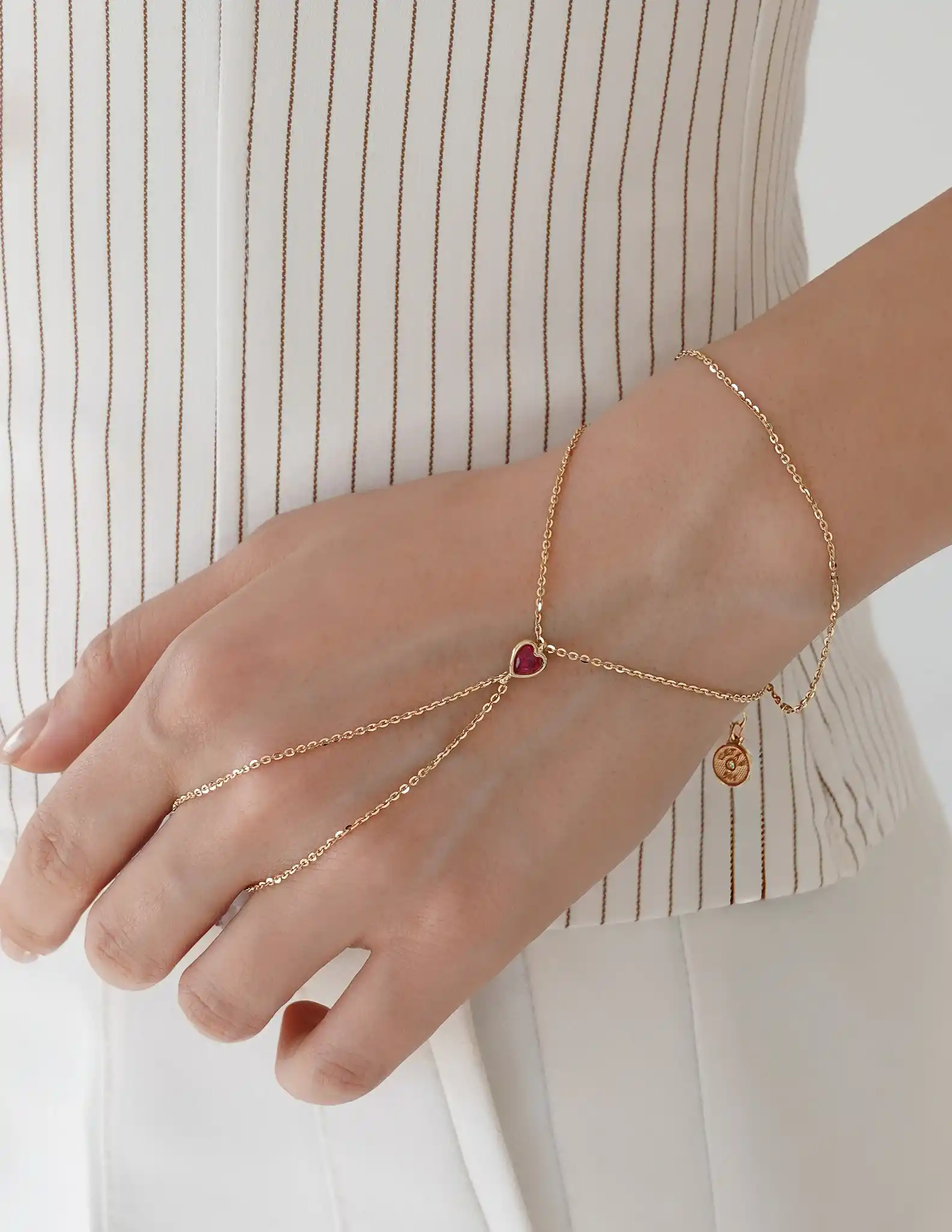 Taşlı Kalp Altın Şahmeran