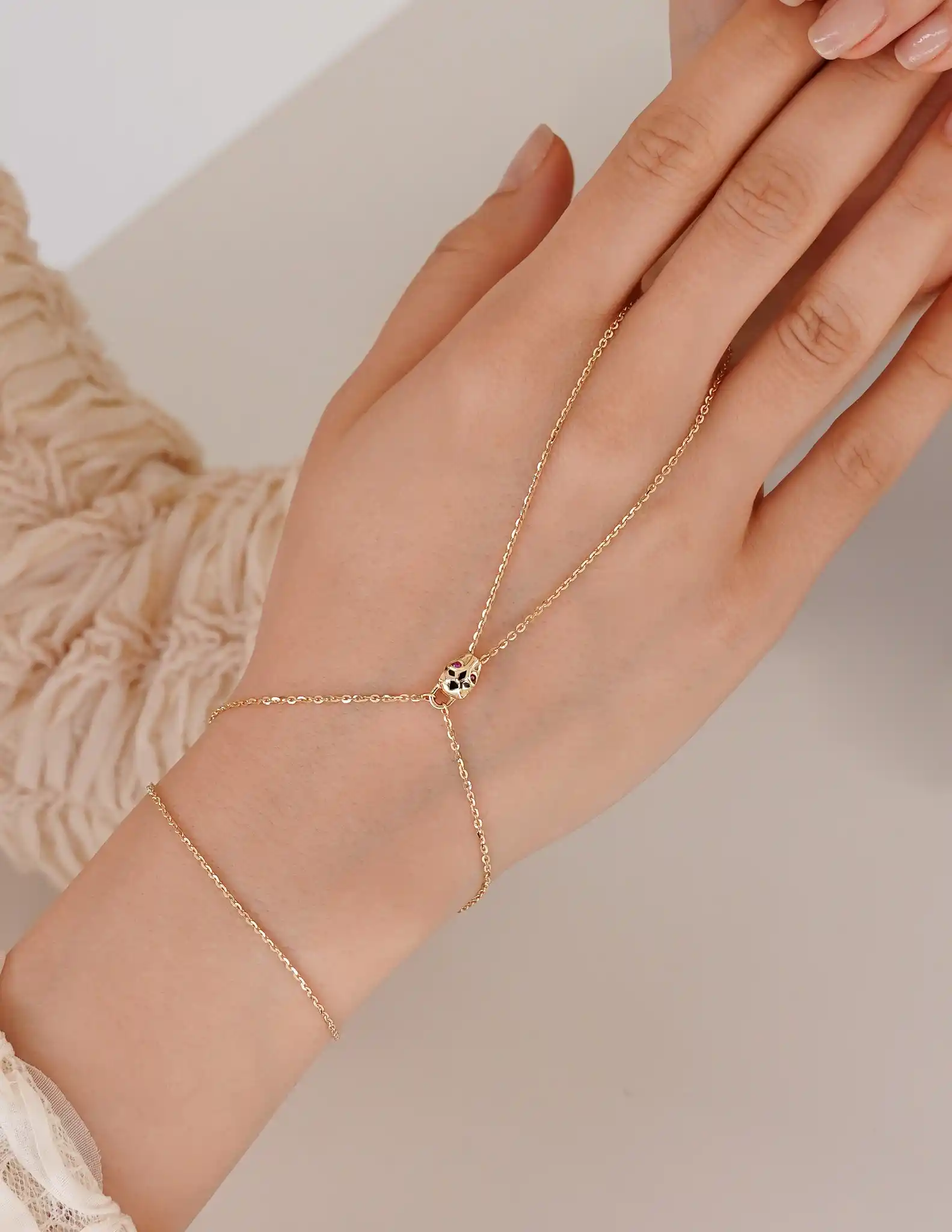 Puma Figürlü Altın Şahmeran