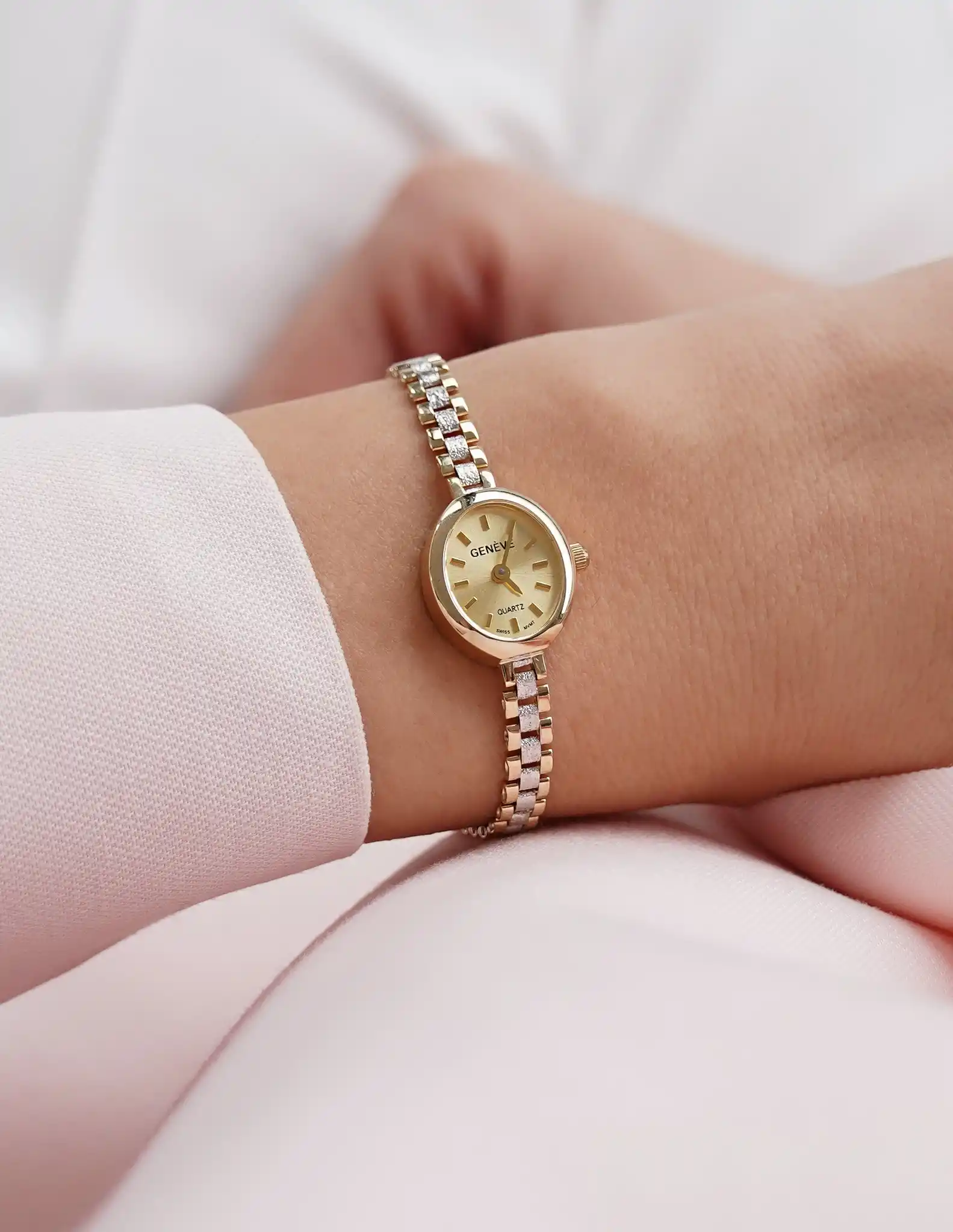 Beyaz Altın Detaylı Saat