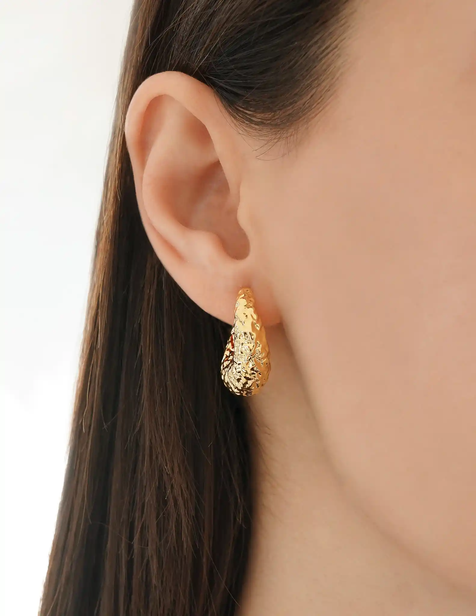 Dokulu Altın Halka Küpe