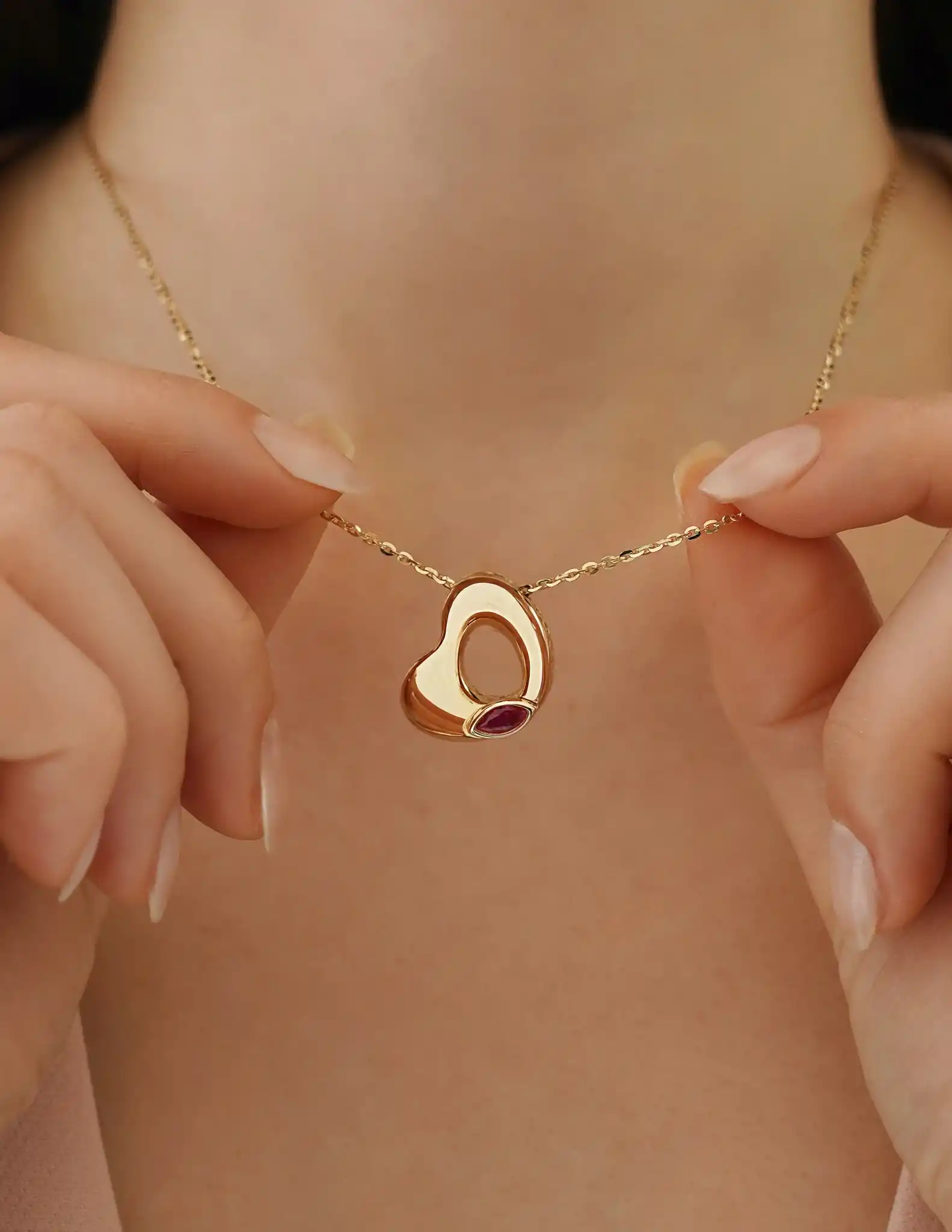 Eterna Taşlı Kalp Kolye