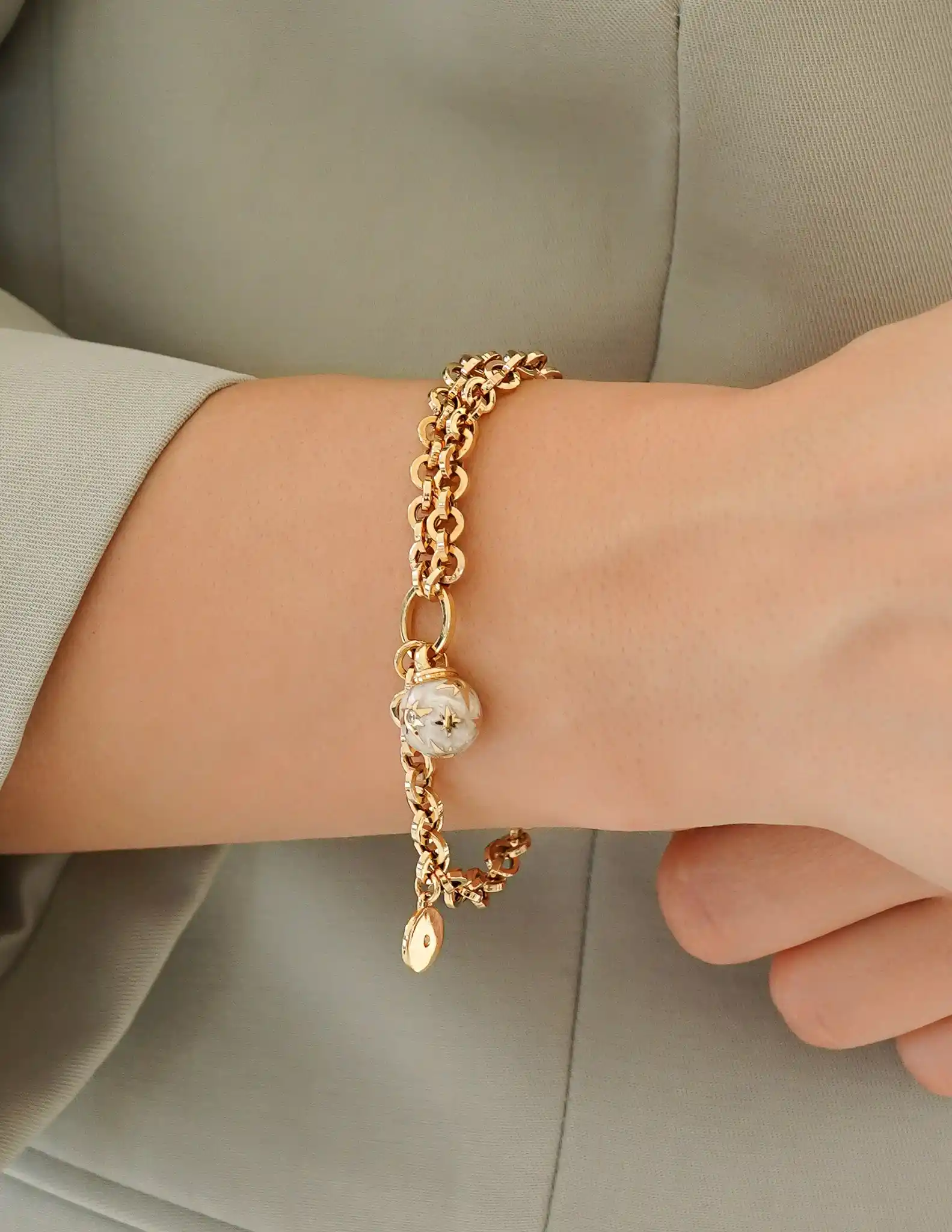 Kutup Yıldızı Sallantılı Altın Bileklik