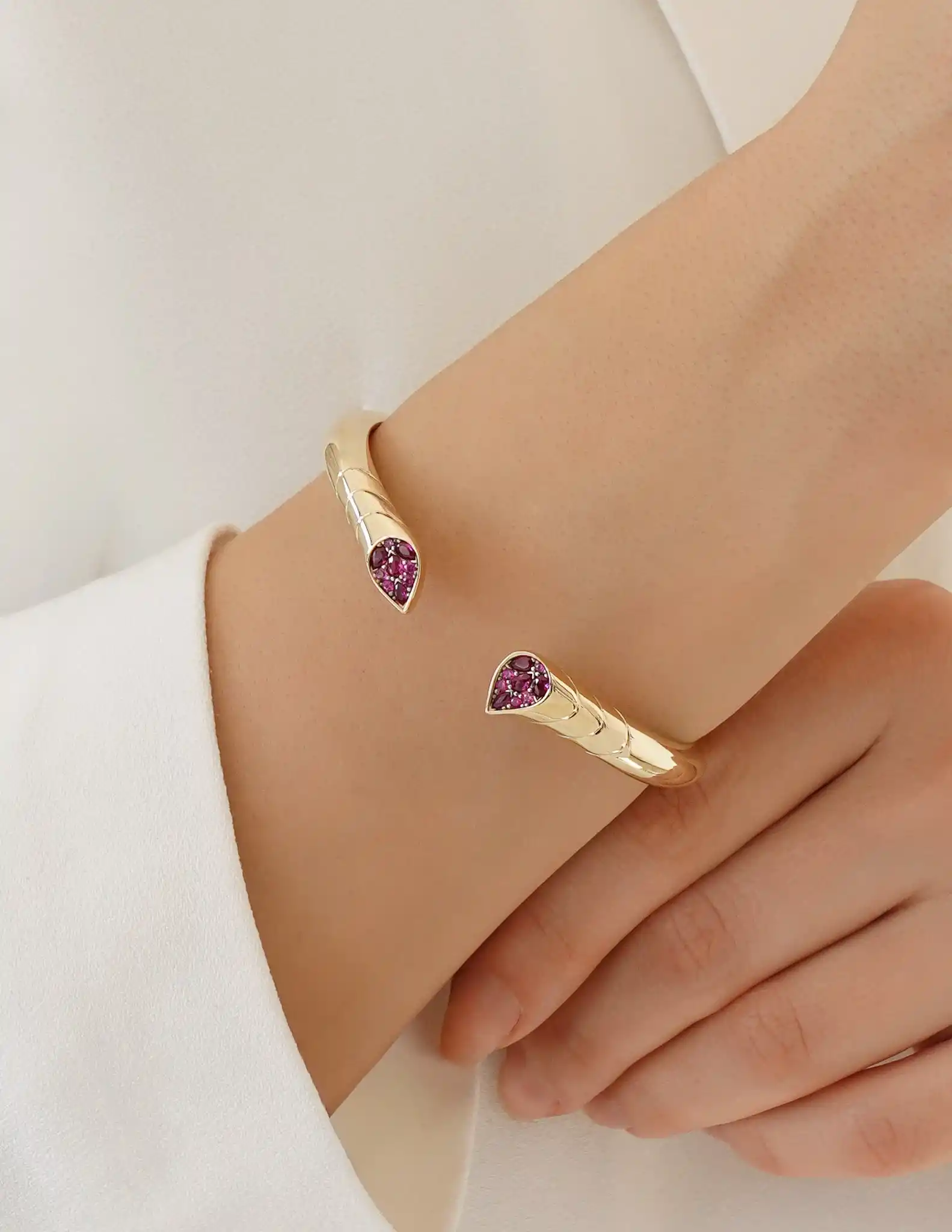 Pembe Taşlı Bold Kelepçe Bileklik