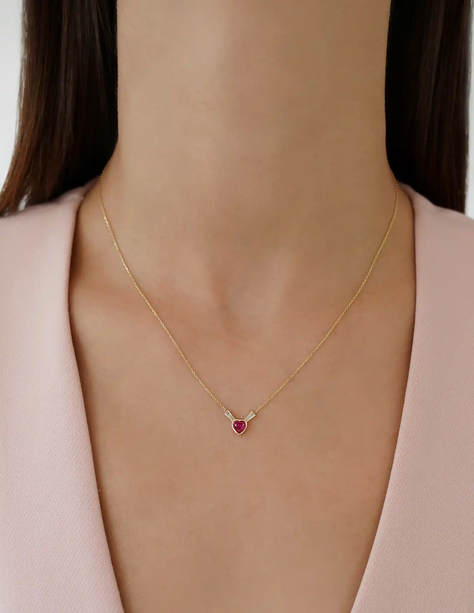 Pembe Taşlı Kalp Kolye