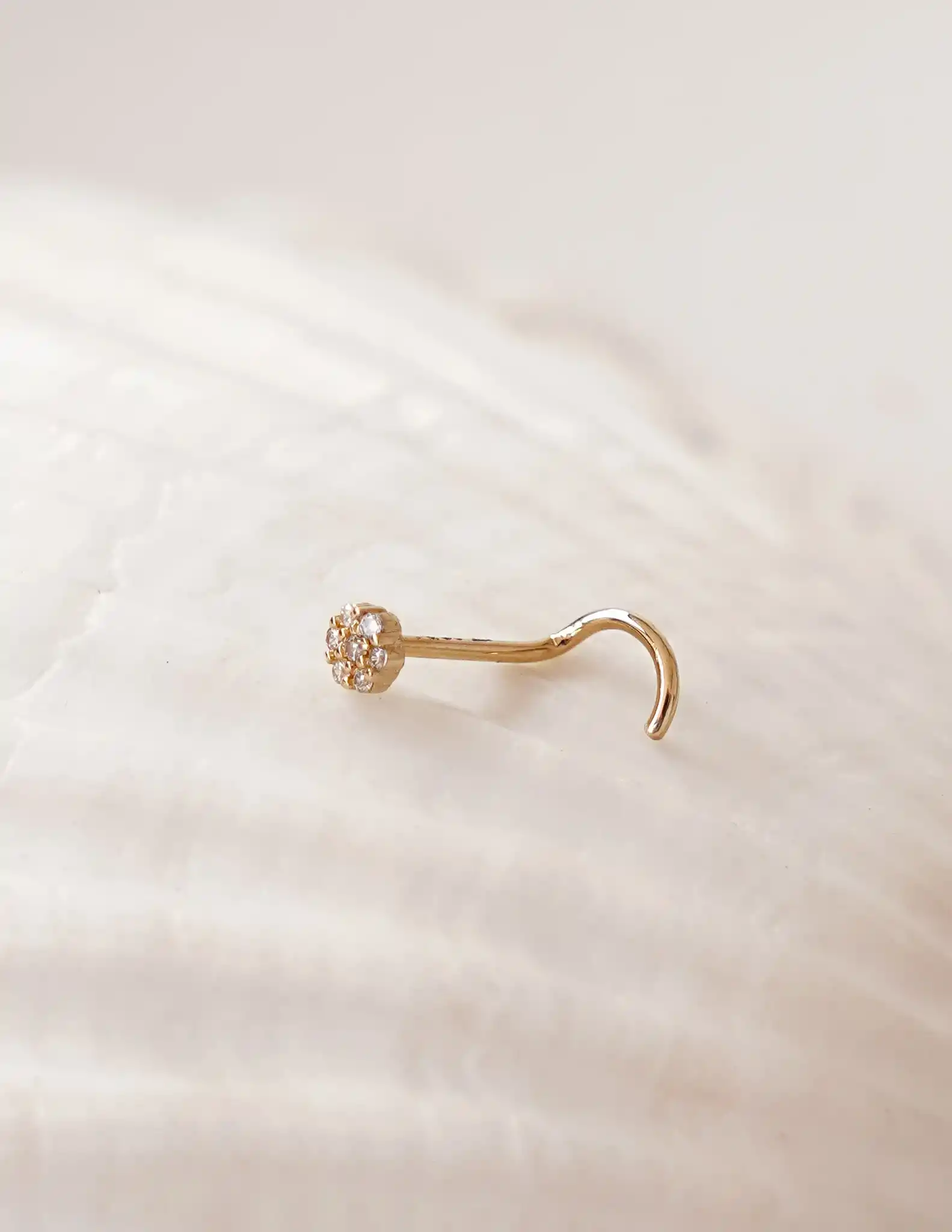 Taşlı Tragus Piercing