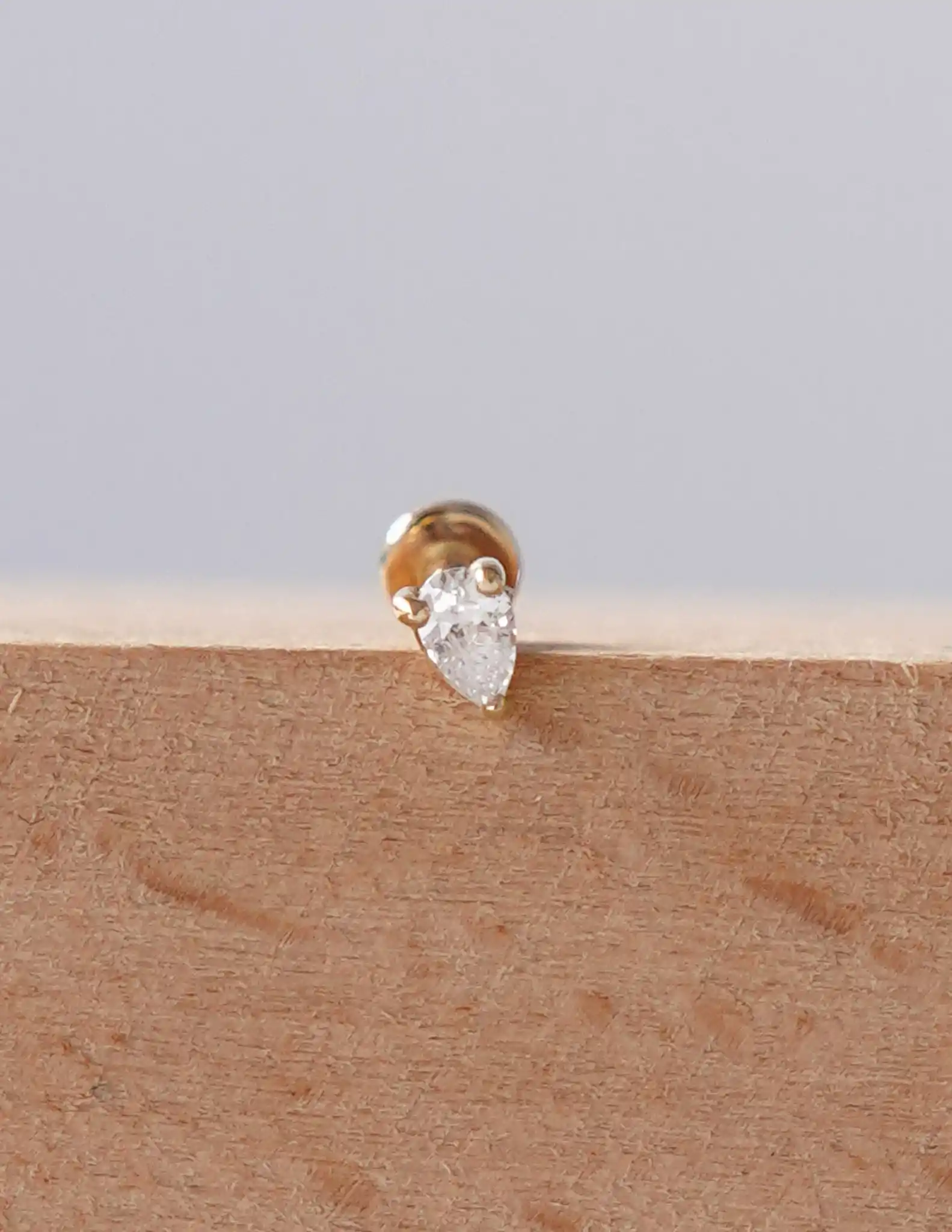 Tek Damla Taşlı Tragus Piercing