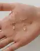 Taşlı Altın Çiçek Küpe