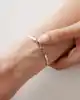 Beyaz Altın Çizgili Kelepçe Bileklik
