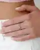 Beyaz Altın Taşlı Ok Yüzük