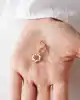 Beyaz Mineli Altın Küpe