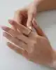 Çizgi Desen Altın Taşlı Yüzük