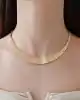 Çizgi Desenli Hologramlı Altın Kolye