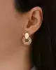 Halka Sallantılı Altın Küpe