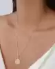 Plakalı Altın Çiçek Figürlü Kolye