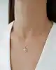 Taşlı Altın Çiçek Kolye