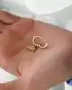 Taşlı Fil Sallantılı Altın Küpe