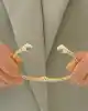 Twist Taşlı Altın Kelepçe Bileklik