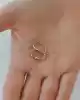 Yeşil Taşlı Altın Dörtgen Küpe