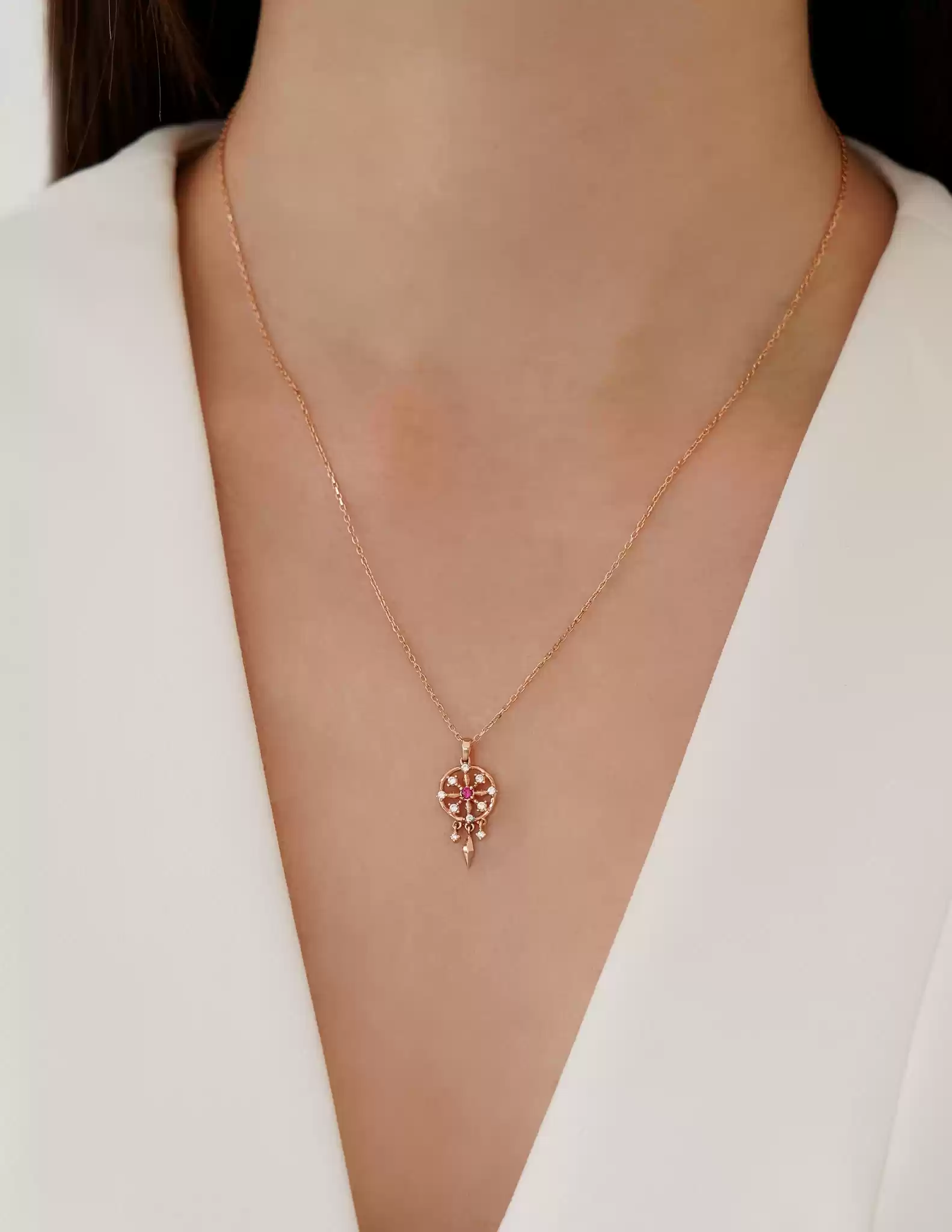 Rose Altın Taşlı Tasarım Kolye