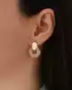 Halka Sallantılı Altın Küpe