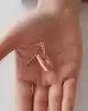 Kare Form Sallantılı Altın Küpe