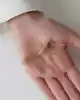 Üçgen Detaylı Zincir Sallantılı Altın Küpe