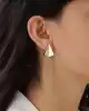 Üçgen Detaylı Zincir Sallantılı Altın Küpe