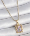 Shoecide 316l Çelik Gold Renk Zincir Mor Mineli Çiçek İşlemeli Zirkon Taşlı Kelebek Detay Portre Model Kadın Kolye