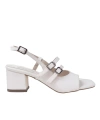 Shoecide Kadın Fonka Beyaz Cilt Alçak Topuk Tokalı Sandalet 5 Cm