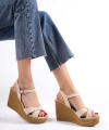 SOFIA Tokalı Lastikli Dolgu Topuklu Ortopedik Taban Hasır Görünümlü Kadın Sandalet KT Ten