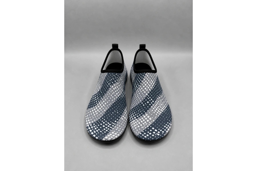 Shoecide Gri Kare Desenli Erkek Deniz Ayakkabısı – Hafif, Kaydırmaz, Hızlı Kuruyan Aqua Shoes