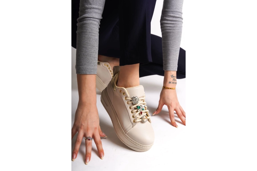 BRIANNA Bağcıklı Ortopedik Taban Renkli Taş Dekorlu Kadın Sneaker Ayakkabı KT Krem/Altın