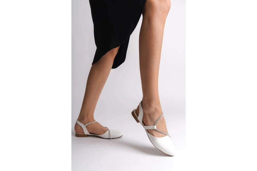 HANNAH Lastikli Ortopedik Rahat Taban Taş Detaylı Kadın Babet Ayakkabı KT Beyaz