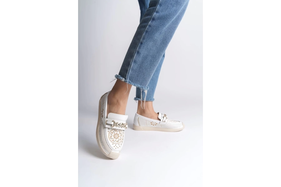 LILY Bağcıksız Ortopedik Rahat Taban Çiçek Desenli Babet Ayakkabı KT Beyaz