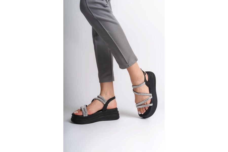 RILEY İnce Tokalı Taşlı Şeritli Ortopedik Taban Kadın Sandalet ST Siyah