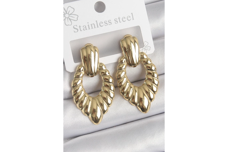 Shoecide 316 Çelik Gold Renk İşlemeli Motiif Model Kadın Küpe