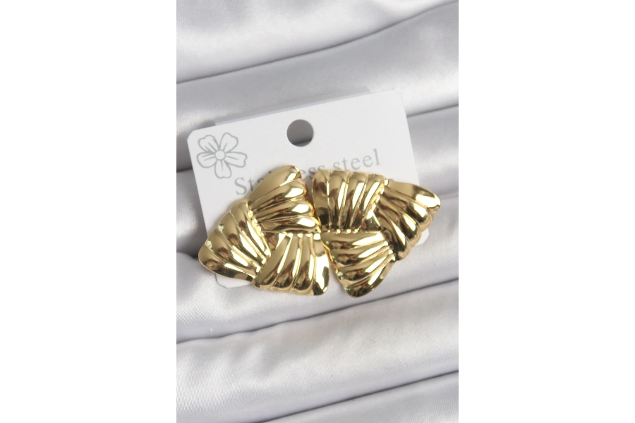 Shoecide 316 Çelik Gold Renk İşlemeli Üçgen Model Kadın Küpe