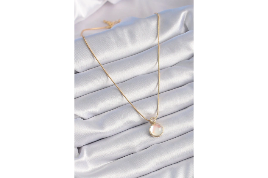 Shoecide 316l Çelik Gold Renk Beyaz Sedefli Vintage Kadın Kolye