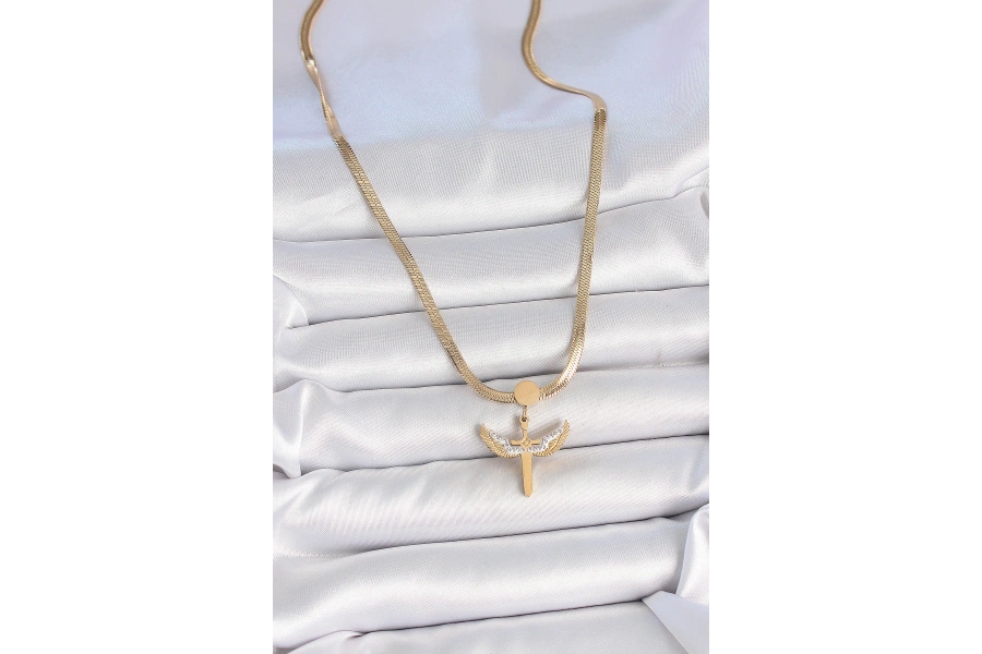 Shoecide 316l Çelik Gold Renk İtalyan Zincir Zirkon Taş Detaylı Mikail Model Kadın Kolye