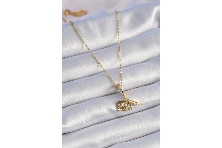 Shoecide 316l Çelik Gold Renk Kalp Detay Mektup Figür Charm Model Kadın Kolye