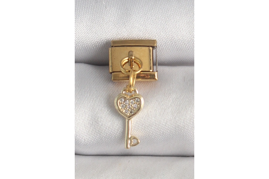 Shoecide 316l Çelik Gold Renk Sallantı Zirkon Taşlı Kalpli Anahtar Model Nomination Charm