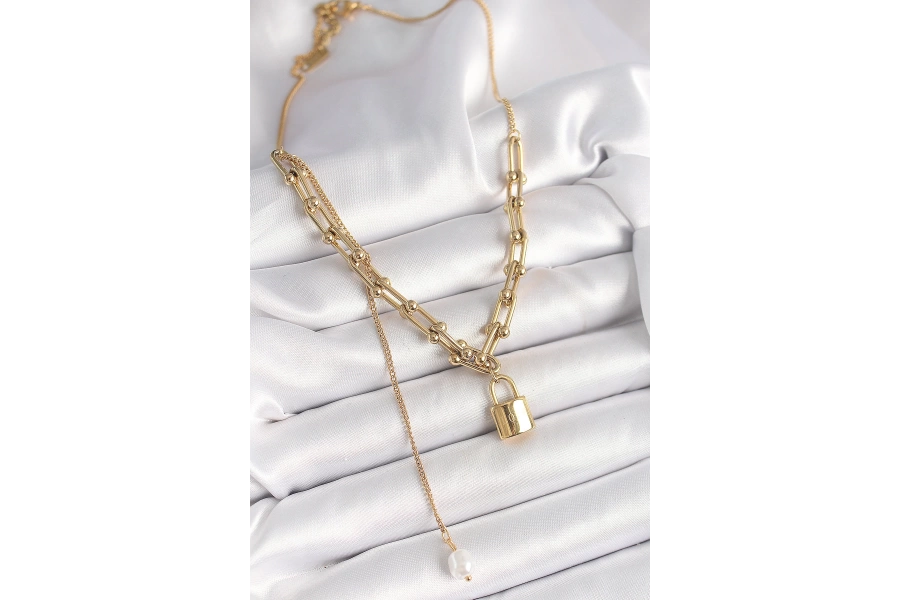 Shoecide 316l Çelik Gold Renk Tiffany Zincir Model Kilit Figür Sallantı İnci Detay Kadın Kolye