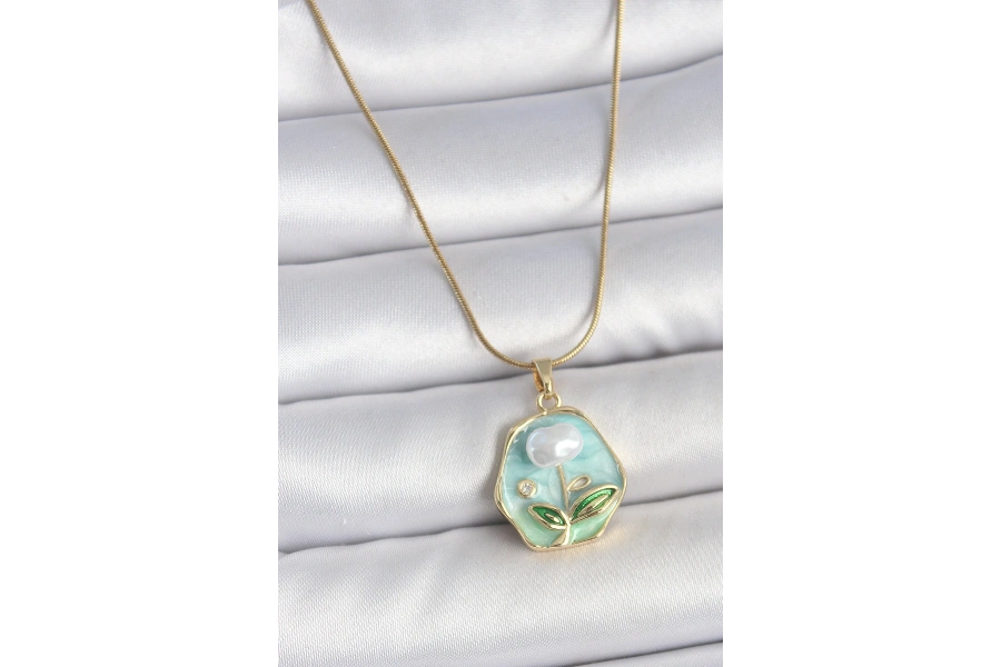 Shoecide 316l Çelik Gold Renk Zincir Mavi Çiçek İşlemeli İnci İşlemeli Portre Model Kadın Kolye